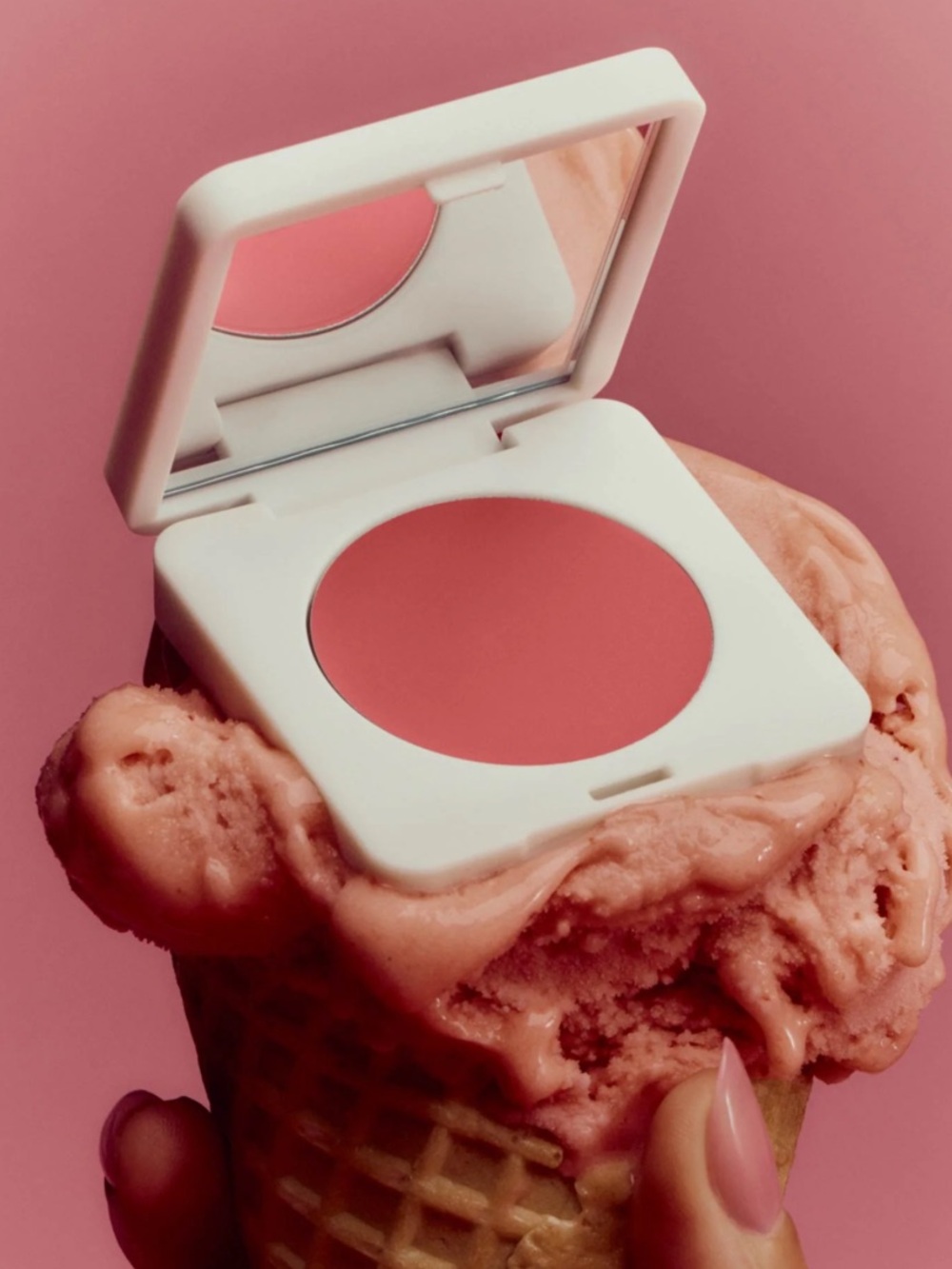 Cream Blush Compact in Soft Strawberry